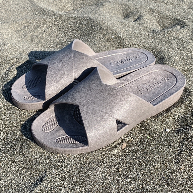 クロスサンダル